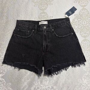 Abercrombie & Fitch The Boyfriend Short Mid Rise Black Size 27 / 4 NWT